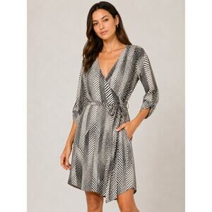 BCBG Art to Wear Women’s Wrap Dress Black White Fit & Flare Retro Print XS